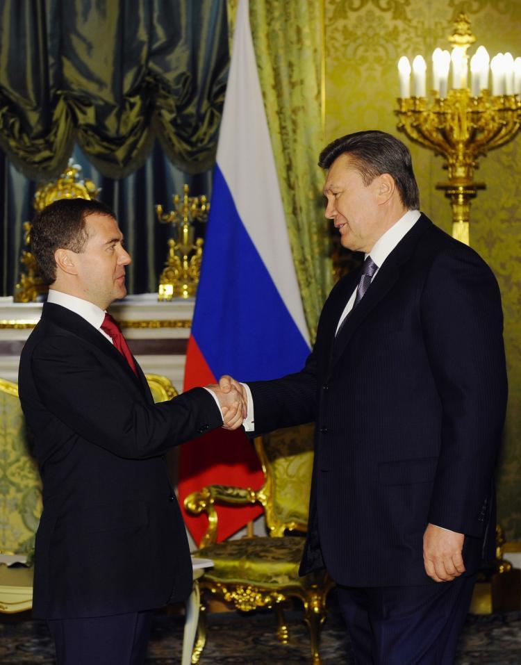 <a><img src="https://www.theepochtimes.com/assets/uploads/2015/09/97545072.jpg" alt="Russian President Dmitry Medvedev (L) shakes hands with Ukrainian President Viktor Yanukovych (R) at the Kremlin in Moscow on March 5. Ukrainian President Viktor Yanukovych, who came to power on pledges of improving ties with Russia, arrived in Moscow ami (Natalia Kolesnikova/AFP/Getty Images)" title="Russian President Dmitry Medvedev (L) shakes hands with Ukrainian President Viktor Yanukovych (R) at the Kremlin in Moscow on March 5. Ukrainian President Viktor Yanukovych, who came to power on pledges of improving ties with Russia, arrived in Moscow ami (Natalia Kolesnikova/AFP/Getty Images)" width="320" class="size-medium wp-image-1821941"/></a>