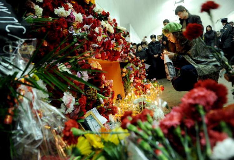 <a><img src="https://www.theepochtimes.com/assets/uploads/2015/09/98162839.jpg" alt="Russians light candles for the victims of terrorist bomb attacks inside the Lubyanka metro station in Moscow on Mar. 31, 2010. (Natalia Kolesnikova/AFP/Getty Images)" title="Russians light candles for the victims of terrorist bomb attacks inside the Lubyanka metro station in Moscow on Mar. 31, 2010. (Natalia Kolesnikova/AFP/Getty Images)" width="320" class="size-medium wp-image-1821511"/></a>