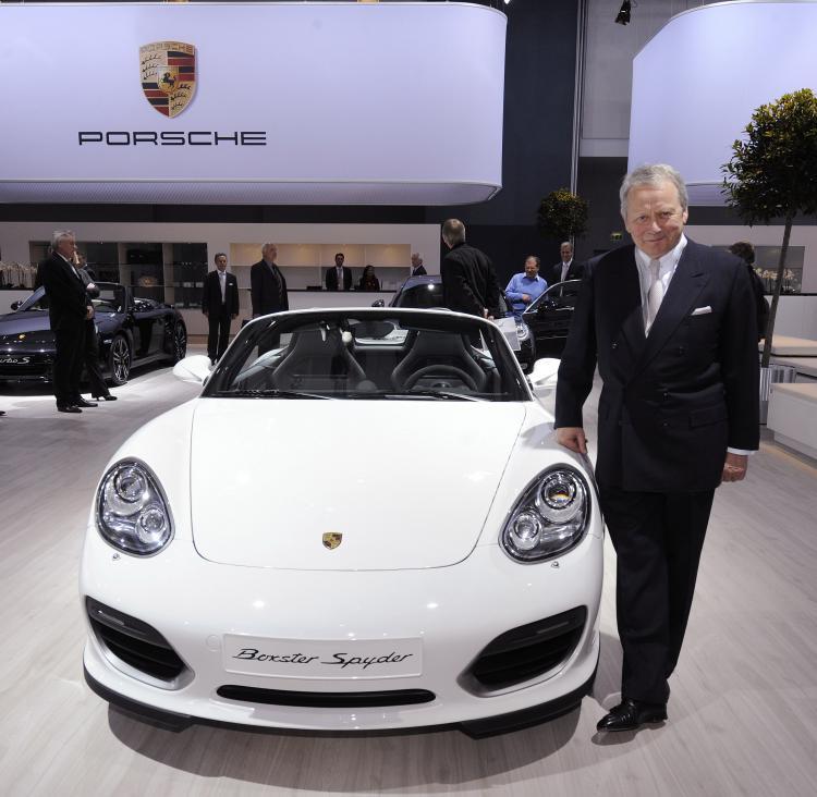 <a><img src="https://www.theepochtimes.com/assets/uploads/2015/09/98602548.jpg" alt="Wolfgang Porsche, board member of German carmaker Volkswagen (VW), poses next to a Porsche car during VW's annual general meeting on April 22, 2010 in Hamburg, northern Germany. (David Hecker/AFP/Getty Images)" title="Wolfgang Porsche, board member of German carmaker Volkswagen (VW), poses next to a Porsche car during VW's annual general meeting on April 22, 2010 in Hamburg, northern Germany. (David Hecker/AFP/Getty Images)" width="320" class="size-medium wp-image-1818411"/></a>