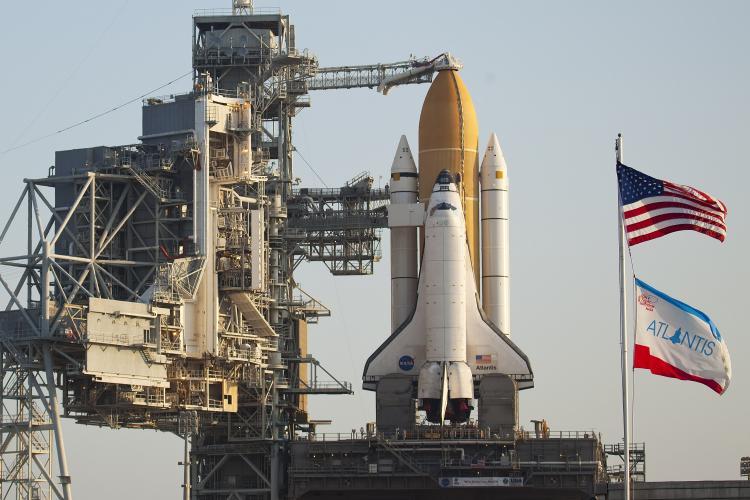 <a><img src="https://www.theepochtimes.com/assets/uploads/2015/09/98606035.jpg" alt="Space Shuttle Atlantis sits on launch pad 39-a at Kennedy Space Center after being rolled out atop the crawler transporter on April 22, 2010, in Cape Canaveral, Florida. (Matt Stroshane/Getty Images)" title="Space Shuttle Atlantis sits on launch pad 39-a at Kennedy Space Center after being rolled out atop the crawler transporter on April 22, 2010, in Cape Canaveral, Florida. (Matt Stroshane/Getty Images)" width="320" class="size-medium wp-image-1820754"/></a>