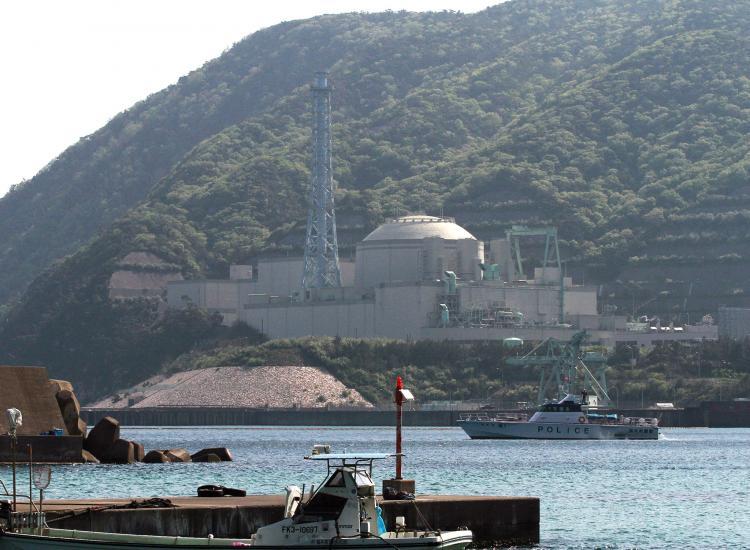<a><img src="https://www.theepochtimes.com/assets/uploads/2015/09/98873859Monju.jpg" alt="A police boat patrols around the nuclear reactor Monju in Tsuruga, Fukui Prefecture on May 6. (Jiji Press/AFP/Getty Images)" title="A police boat patrols around the nuclear reactor Monju in Tsuruga, Fukui Prefecture on May 6. (Jiji Press/AFP/Getty Images)" width="320" class="size-medium wp-image-1819961"/></a>