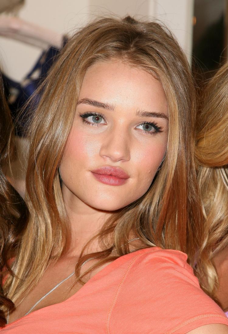 <a><img src="https://www.theepochtimes.com/assets/uploads/2015/09/99032933.jpg" alt="Super Model Rosie Huntington- Whiteley attends Victoria's Secret Models Share Shopping Secrets Of A Supermodel on May 11, 2010 in Los Angeles, California. (Valerie Macon/Getty Images)" title="Super Model Rosie Huntington- Whiteley attends Victoria's Secret Models Share Shopping Secrets Of A Supermodel on May 11, 2010 in Los Angeles, California. (Valerie Macon/Getty Images)" width="320" class="size-medium wp-image-1818134"/></a>