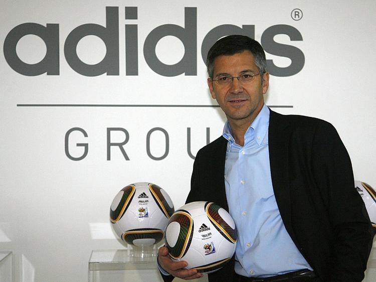 <a><img src="https://www.theepochtimes.com/assets/uploads/2015/09/Ahdeedahs97388339.jpg" alt="Herbert Hainer, CEO of German sports equipment and clothing maker Adidas, poses with a football at a press conference to present Adida's 2009 results on March 3, 2010 in Herzogenaurach, southern Germany. (Timm Schamberger/AFP/Getty Images)" title="Herbert Hainer, CEO of German sports equipment and clothing maker Adidas, poses with a football at a press conference to present Adida's 2009 results on March 3, 2010 in Herzogenaurach, southern Germany. (Timm Schamberger/AFP/Getty Images)" width="320" class="size-medium wp-image-1820301"/></a>