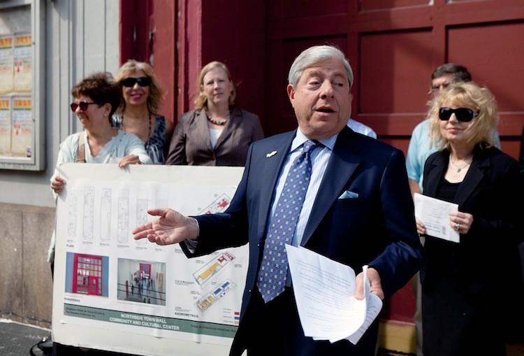 <a><img src="https://www.theepochtimes.com/assets/uploads/2015/09/AmalChen-20110927-IMG_4682.jpg" alt="Brooklyn Borough President Marty Markowitz speaks to the press outside the Engine 212 firehouse in Greenpoint, Brooklyn, on Sept. 27. (Amal Chen/The Epoch Times)" title="Brooklyn Borough President Marty Markowitz speaks to the press outside the Engine 212 firehouse in Greenpoint, Brooklyn, on Sept. 27. (Amal Chen/The Epoch Times)" width="320" class="size-medium wp-image-1797179"/></a>