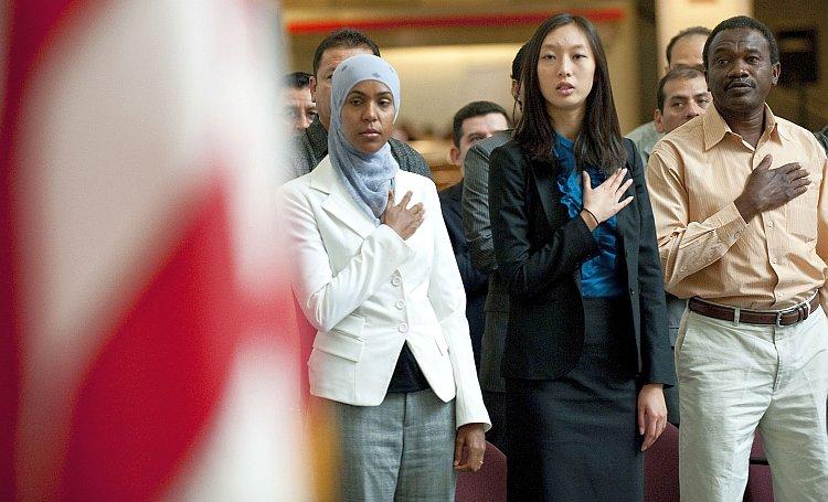 <a><img class="wp-image-1788016" title="An Asian woman is among a group of newly naturalized U.S. citizens" src="https://www.theepochtimes.com/assets/uploads/2015/09/Asian_104297997.jpg" alt="An Asian woman is among a group of newly naturalized U.S. citizens" width="590" height="357"/></a>