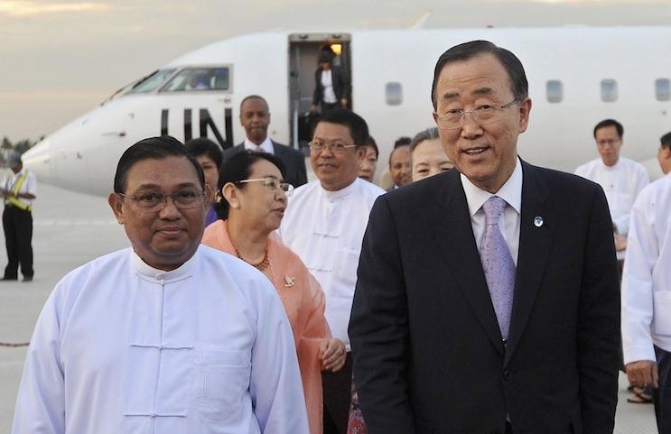 <a><img class="size-large wp-image-1788209" title="United Nations Secretary-General Ban Ki-moon (C) is greeted upon his arrival by Myanmar's Foreign Minister, U Wunna Maung Lwin (L) at the Naypyidaw International airport in Naypyidaw on 29 April. (Soe Than WIN/AFP/GettyImages)" src="https://www.theepochtimes.com/assets/uploads/2015/09/Bankimoon1435590172.jpg" alt="" width="590" height="381"/></a>