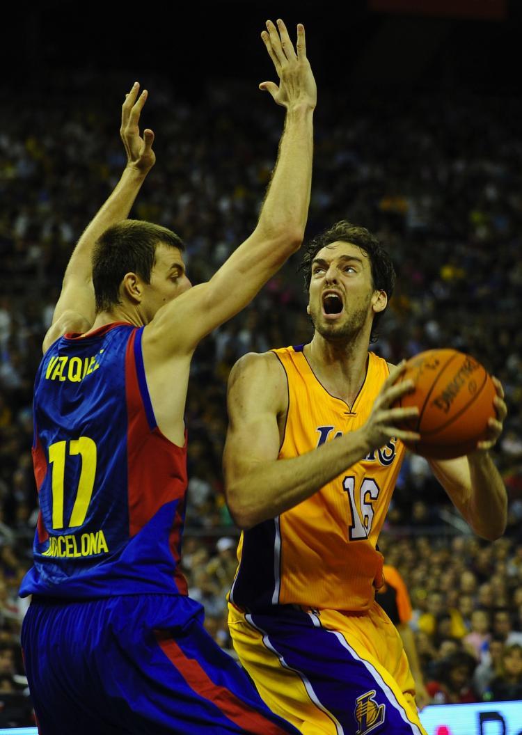 <a><img src="https://www.theepochtimes.com/assets/uploads/2015/09/Barcelona.jpg" alt="Pau Gasol faced a tough matchup against his native team Barcelona in exhibition play on Thursday. (Lluis Gene/AFP/Getty Images)" title="Pau Gasol faced a tough matchup against his native team Barcelona in exhibition play on Thursday. (Lluis Gene/AFP/Getty Images)" width="320" class="size-medium wp-image-1813728"/></a>