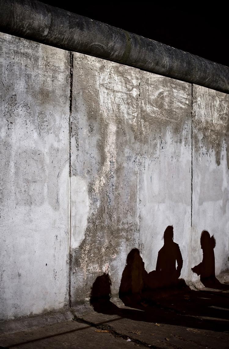 <a><img src="https://www.theepochtimes.com/assets/uploads/2015/09/Berlin_wall_92897461.jpg" alt="The shadows from a group of tourists are cast onto an original section of the Berlin Wall in Bernauer Strasse, central Berlin, on Nov. 8.  (Leon Neal/AFP/Getty Images)" title="The shadows from a group of tourists are cast onto an original section of the Berlin Wall in Bernauer Strasse, central Berlin, on Nov. 8.  (Leon Neal/AFP/Getty Images)" width="320" class="size-medium wp-image-1825337"/></a>