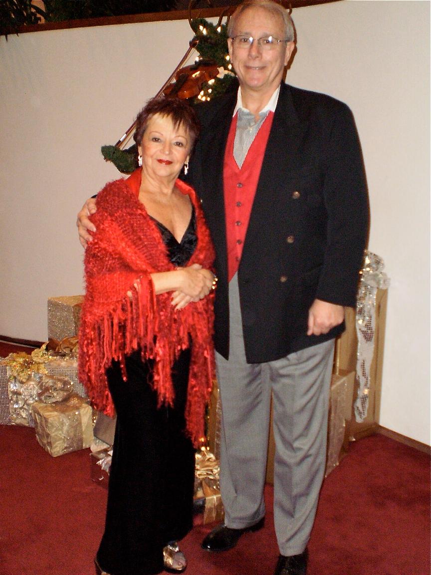 <a><img class="size-large wp-image-1794717" src="https://www.theepochtimes.com/assets/uploads/2015/09/Billy+and+wife.jpg" alt="" width="292" height="389"/></a>