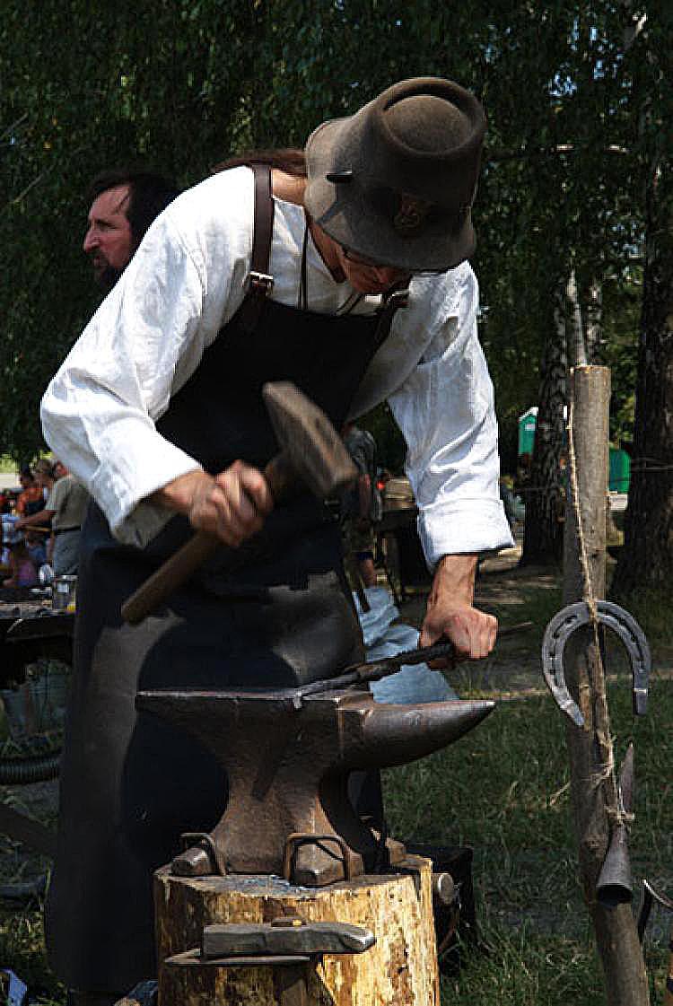 <a><img src="https://www.theepochtimes.com/assets/uploads/2015/09/Blacksmith.jpg" alt="UKRAINE: A blacksmith makes a horseshoe at the annual Day of Blacksmiths festival. (Hannah Varavva/NTDTV)" title="UKRAINE: A blacksmith makes a horseshoe at the annual Day of Blacksmiths festival. (Hannah Varavva/NTDTV)" width="320" class="size-medium wp-image-1834072"/></a>