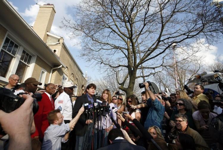 <a><img class="size-large wp-image-1790514" title="Rod Blagojevich Makes A Statement Before Beginning 14-Year Prison Term" src="https://www.theepochtimes.com/assets/uploads/2015/09/Blagojevich_141342436.jpg" alt="" width="590" height="395"/></a>