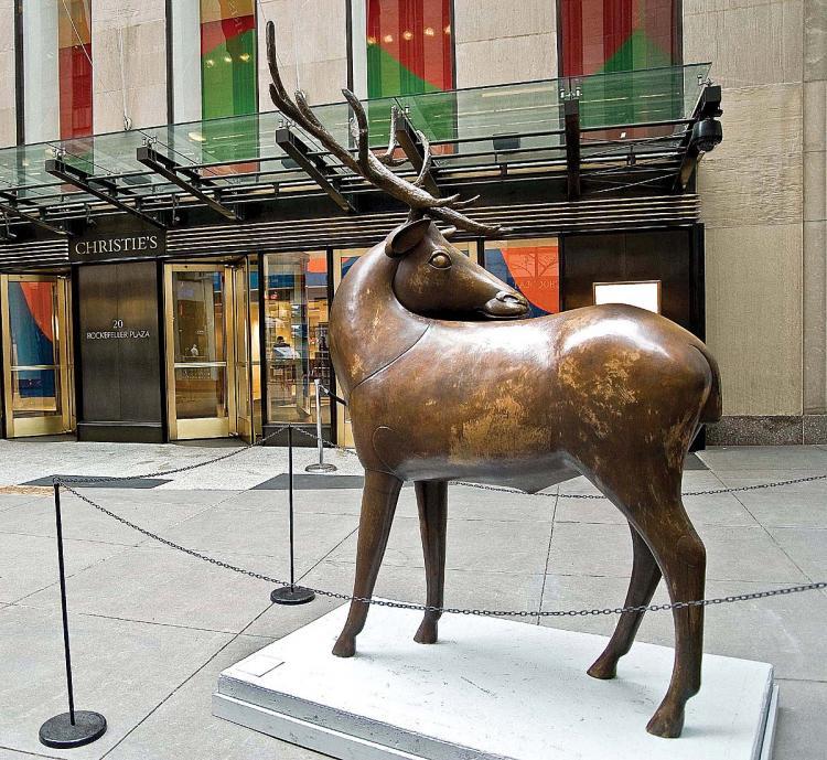 <a><img src="https://www.theepochtimes.com/assets/uploads/2015/09/CHRISTIESWEB.jpg" alt="AN ELK FOR AUCTION: Christie's auction house will be selling this large bronze elk by French artists Francois-Xavier and Claude Lalanne at their Dec. 8 sale. (Aloysio Santos/The Epoch Times)" title="AN ELK FOR AUCTION: Christie's auction house will be selling this large bronze elk by French artists Francois-Xavier and Claude Lalanne at their Dec. 8 sale. (Aloysio Santos/The Epoch Times)" width="320" class="size-medium wp-image-1824786"/></a>