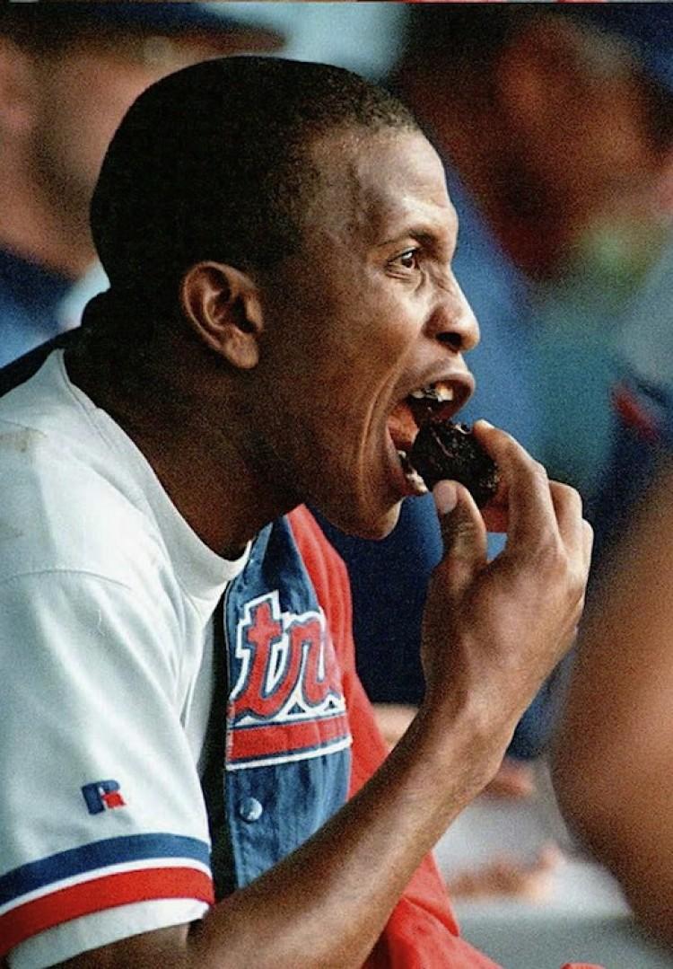<a><img src="https://www.theepochtimes.com/assets/uploads/2015/09/Chew51988990.jpg" alt="Montreal Expos pitcher Carlos Perez works on a wad of chewing tobacco in this file photo. Four Senators hope to avoid having children witness this in an attempt to curb tobacco use among American youth. (Dan Groshong/Getty Images)" title="Montreal Expos pitcher Carlos Perez works on a wad of chewing tobacco in this file photo. Four Senators hope to avoid having children witness this in an attempt to curb tobacco use among American youth. (Dan Groshong/Getty Images)" width="575" class="size-medium wp-image-1796224"/></a>