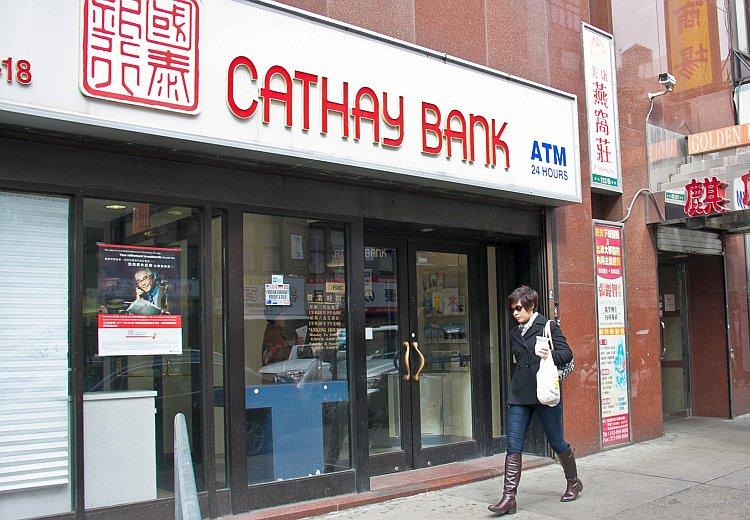 <a><img class="size-large wp-image-1787099" title="The Cathy Bank " src="https://www.theepochtimes.com/assets/uploads/2015/09/Chinatown+Bank_ChasteenIMG_9833.jpg" alt="The Cathy Bank " width="590" height="409"/></a>