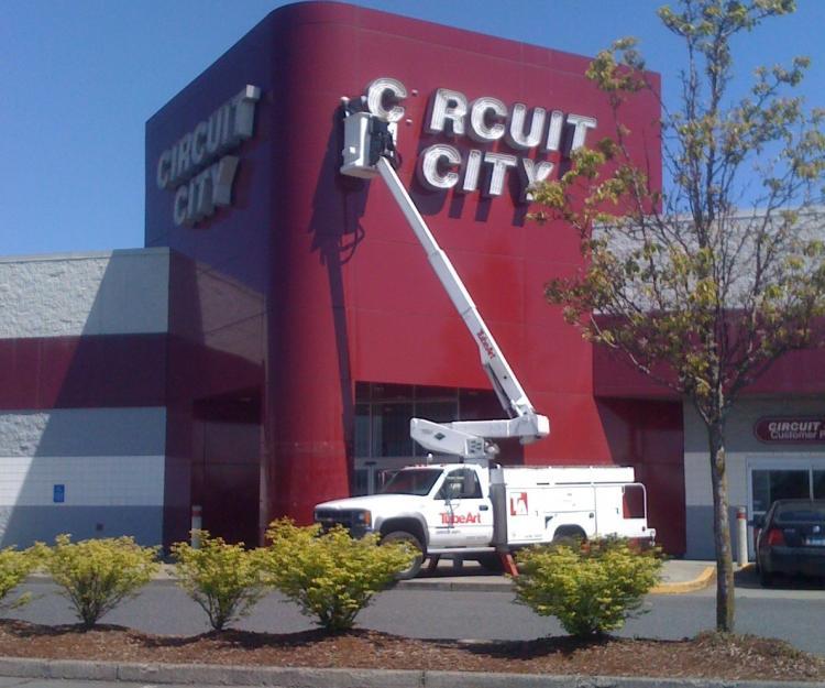 <a><img src="https://www.theepochtimes.com/assets/uploads/2015/09/CircuitCityBankruptcy.jpg" alt="CLOSED: This file photo shows a Circuit City Store in Portland, Oregon that was closed due to bankruptcy. Bankruptcy filings rose 20 percent in the 12-month period ending June 30, according to statistics released on Monday by the Administrative Office of the U.S. Courts. (Travis Thurston)" title="CLOSED: This file photo shows a Circuit City Store in Portland, Oregon that was closed due to bankruptcy. Bankruptcy filings rose 20 percent in the 12-month period ending June 30, according to statistics released on Monday by the Administrative Office of the U.S. Courts. (Travis Thurston)" width="320" class="size-medium wp-image-1815757"/></a>