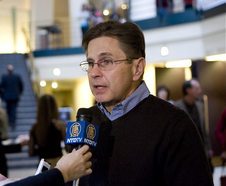 <a><img src="https://www.theepochtimes.com/assets/uploads/2015/09/Denver-DJY-DennisPerelman-En-DJY_Financial.WMA.jpg" alt="'I loved the show,' said Mr. Perelman. (The Epoch Times)" title="'I loved the show,' said Mr. Perelman. (The Epoch Times)" width="320" class="size-medium wp-image-1830853"/></a>