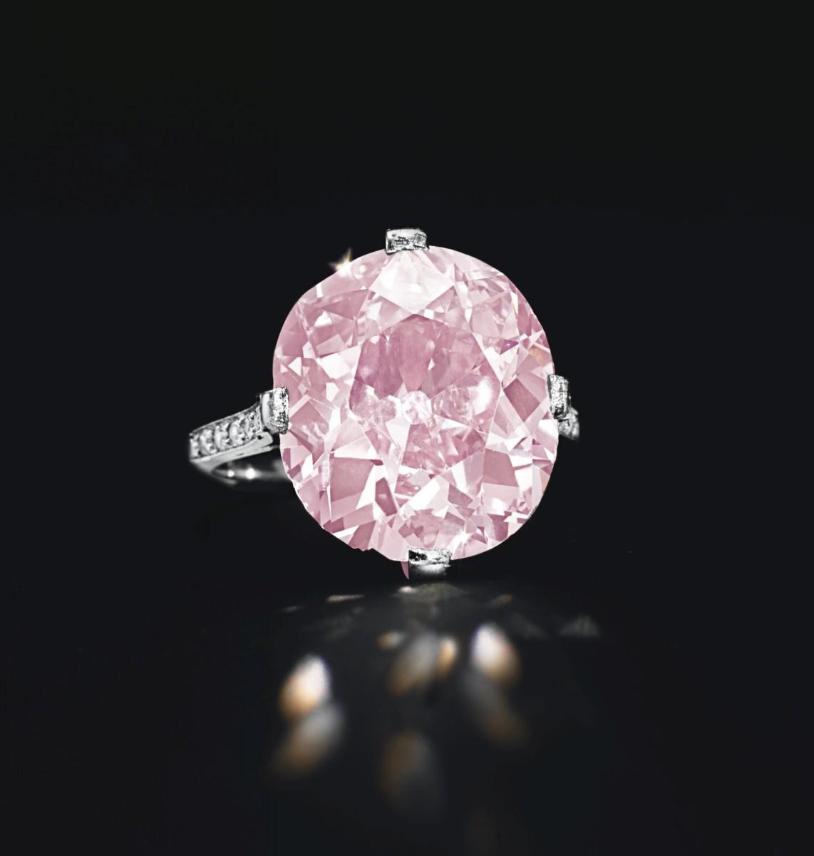 <a><img class="size-medium wp-image-1788463" title="Pink Diamond Ring" src="https://www.theepochtimes.com/assets/uploads/2015/09/DiamondRing.jpg" alt="" width="350" height="262"/></a>