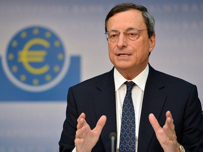 <a><img class="size-large wp-image-1782171" title="Mario Draghi, president of the European Central Bank (ECB), addresses the media following a meeting with the ECB's council in Frankfurt, on Sept. 6. The European Central Bank unveiled a fresh program to buy bonds issued by heavily indebted eurozone countries, under strict conditions, in a widely anticipated bid to save the euro." src="https://www.theepochtimes.com/assets/uploads/2015/09/Draghi151342668.jpg" alt="Mario Draghi, president of the European Central Bank (ECB), addresses the media following a meeting with the ECB's council in Frankfurt, on Sept. 6. The European Central Bank unveiled a fresh program to buy bonds issued by heavily indebted eurozone countries, under strict conditions, in a widely anticipated bid to save the euro." width="590" height="442"/></a>