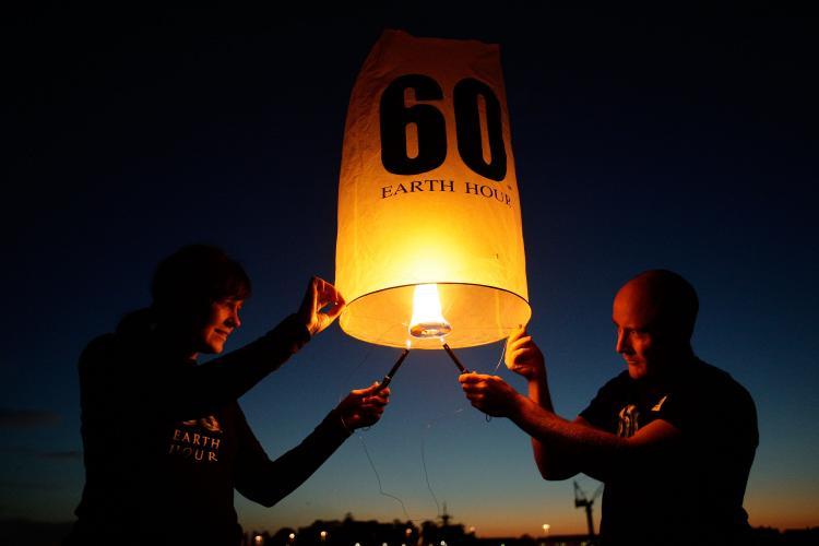 <a><img src="https://www.theepochtimes.com/assets/uploads/2015/09/EARTH_HOUR_97880051.jpg" alt="Seven lanterns to represent the seven continents of the world were released over Sydney Harbor on March 20 to launch the one week countdown to Earth Hour. Earth Hour is a global WWF climate change initiative where everyone is invited to switch off their lights for one hour on March 27 at 8.30 p.m. (Brendon Thorne/Getty Images for WWF)" title="Seven lanterns to represent the seven continents of the world were released over Sydney Harbor on March 20 to launch the one week countdown to Earth Hour. Earth Hour is a global WWF climate change initiative where everyone is invited to switch off their lights for one hour on March 27 at 8.30 p.m. (Brendon Thorne/Getty Images for WWF)" width="320" class="size-medium wp-image-1821847"/></a>