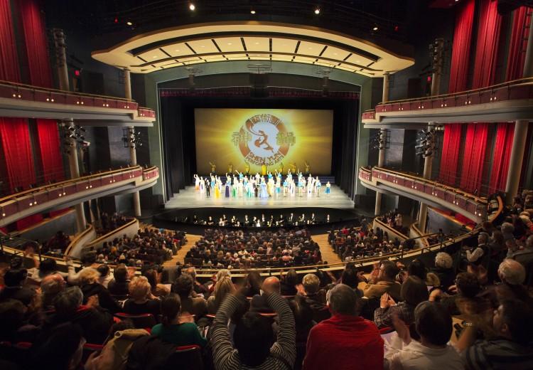 <a><img class="size-large wp-image-1773229" title="Audience Shen Yun Mississauga" src="https://www.theepochtimes.com/assets/uploads/2015/09/EVAN4240.jpg" alt="Audience Shen Yun Mississauga" width="590" height="409"/></a>