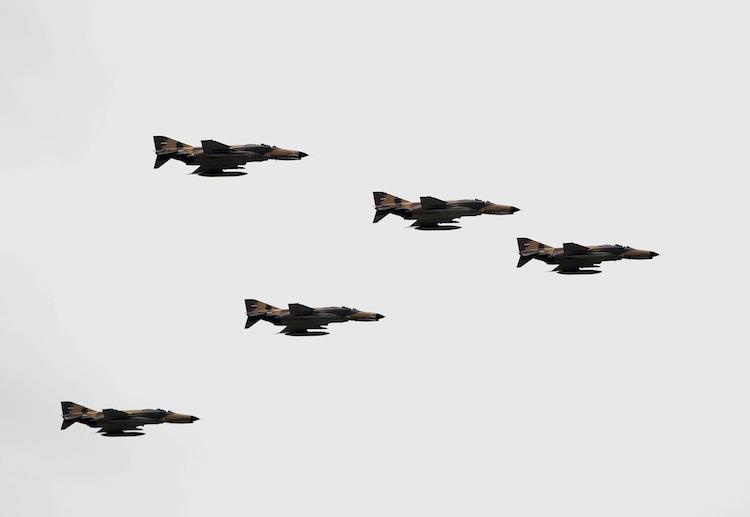 <a><img class="size-medium wp-image-1785382" title="F-4 Phantom fighter jets fly during the Army Day parade in the Iranian capital Tehran on April 18, 2010. (Behrouz Mehri/AFP/Getty Images)" src="https://www.theepochtimes.com/assets/uploads/2015/09/F-498525359.jpg" alt="" width="350" height="262"/></a>