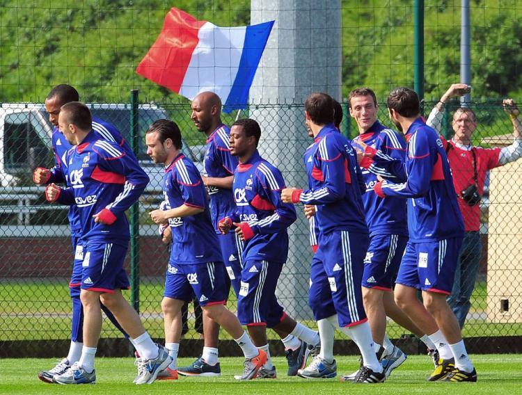 <a><img src="https://www.theepochtimes.com/assets/uploads/2015/09/France101007042.jpg" alt="France's national team prepares to take on Uruguay in the second match on opening day. (Philippe Huguen/AFP/Getty Images)" title="France's national team prepares to take on Uruguay in the second match on opening day. (Philippe Huguen/AFP/Getty Images)" width="320" class="size-medium wp-image-1818763"/></a>