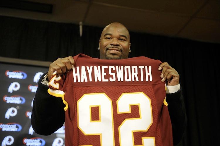 <a><img class="size-large wp-image-1790651" title="Albert Haynesworth Signs With The Washington Redskins" src="https://www.theepochtimes.com/assets/uploads/2015/09/Haynesworth85149483.jpg" alt="Albert Haynesworth Signs With The Washington Redskins" width="354" height="235"/></a>