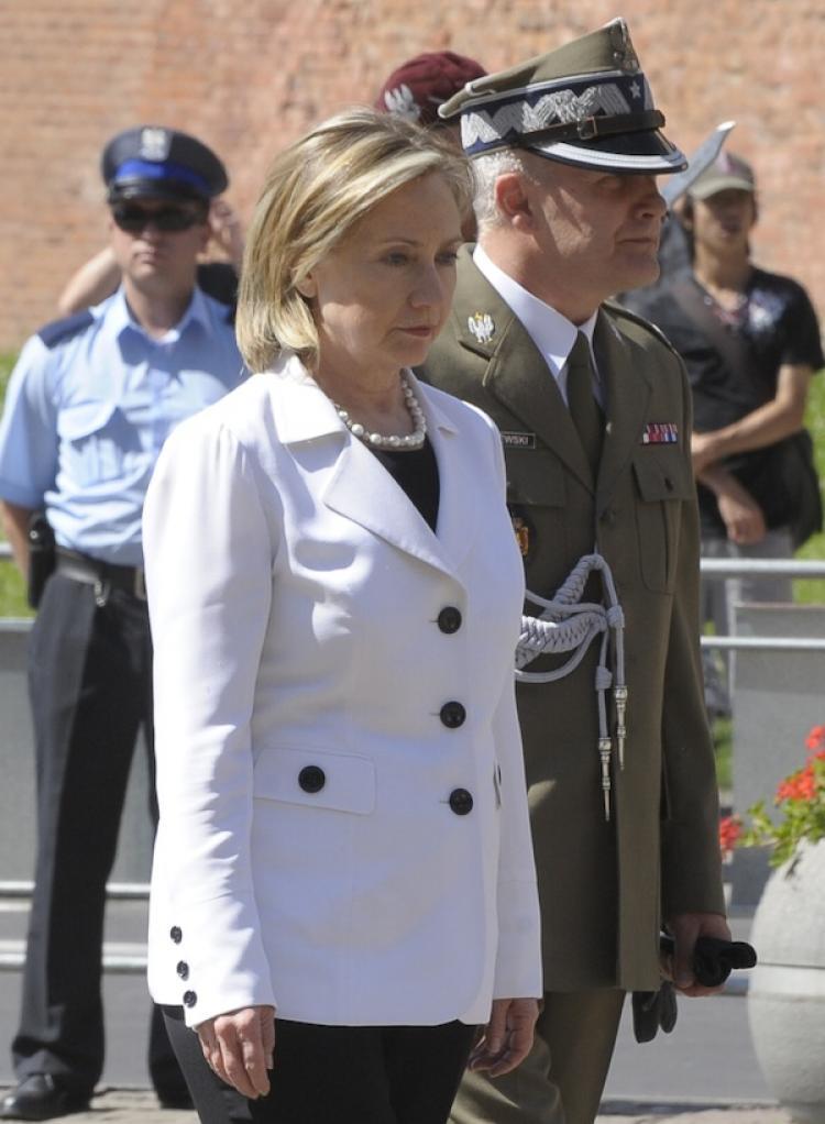 <a><img src="https://www.theepochtimes.com/assets/uploads/2015/09/Hill102600587.jpg" alt="Secretary of State Hillary Clinton is accompanied by a senior officer after laying a wreath at a monument for Polish officers murdered by Soviet secret security services in Katyn in 1940, during her visit to Krakow, Poland, on July 3. (Janek Skarzynski/Getty Images)" title="Secretary of State Hillary Clinton is accompanied by a senior officer after laying a wreath at a monument for Polish officers murdered by Soviet secret security services in Katyn in 1940, during her visit to Krakow, Poland, on July 3. (Janek Skarzynski/Getty Images)" width="320" class="size-medium wp-image-1817793"/></a>