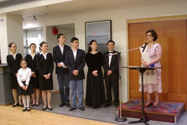 <a><img src="https://www.theepochtimes.com/assets/uploads/2015/09/IMGP3016.JPG" alt="Senator Mobina Jaffer speaks at Shen Yun's VIP reception with some of the performers on her left (Patrick Dong/The Epoch Times)" title="Senator Mobina Jaffer speaks at Shen Yun's VIP reception with some of the performers on her left (Patrick Dong/The Epoch Times)" width="320" class="size-medium wp-image-1829050"/></a>