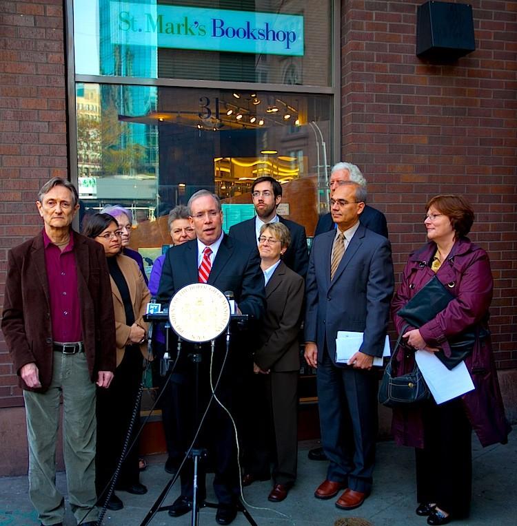 <a><img src="https://www.theepochtimes.com/assets/uploads/2015/09/IMG_1814.jpg" alt="Manhattan borough president announces a deal between St. Mark's Bookshop and Cooper Union outside the book store on Nov. 3.  (Ivan Pentchoukov/The Epoch Times)" title="Manhattan borough president announces a deal between St. Mark's Bookshop and Cooper Union outside the book store on Nov. 3.  (Ivan Pentchoukov/The Epoch Times)" width="250" class="size-medium wp-image-1795348"/></a>