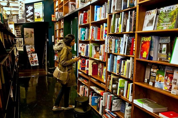 <a><img src="https://www.theepochtimes.com/assets/uploads/2015/09/IMG_1880.jpg" alt="A customer browses the design section at the St. Mark's Bookshop in Manhattan's Lower East Side on Nov. 3. (Ivan Pentchoukov/The Epoch Times)" title="A customer browses the design section at the St. Mark's Bookshop in Manhattan's Lower East Side on Nov. 3. (Ivan Pentchoukov/The Epoch Times)" width="575" class="size-medium wp-image-1795346"/></a>