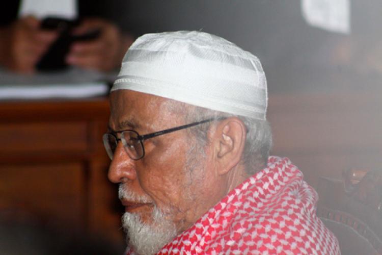 <a><img src="https://www.theepochtimes.com/assets/uploads/2015/09/IMG_2114-dd-WEB.jpg" alt="TERRORISM TRIAL: Radical Muslim cleric Abu Bakar BaÃ¢ï¿½ï¿½asyir is seen as he enters the courtroom to face terrorism charges in Jakarta on Feb. 14. BaÃ¢ï¿½ï¿½asyir, 72, is accused of plotting and carrying out terrorist attacks against Western and domestic targets. (M Bachtiyar/The Epoch Times )" title="TERRORISM TRIAL: Radical Muslim cleric Abu Bakar BaÃ¢ï¿½ï¿½asyir is seen as he enters the courtroom to face terrorism charges in Jakarta on Feb. 14. BaÃ¢ï¿½ï¿½asyir, 72, is accused of plotting and carrying out terrorist attacks against Western and domestic targets. (M Bachtiyar/The Epoch Times )" width="320" class="size-medium wp-image-1808325"/></a>