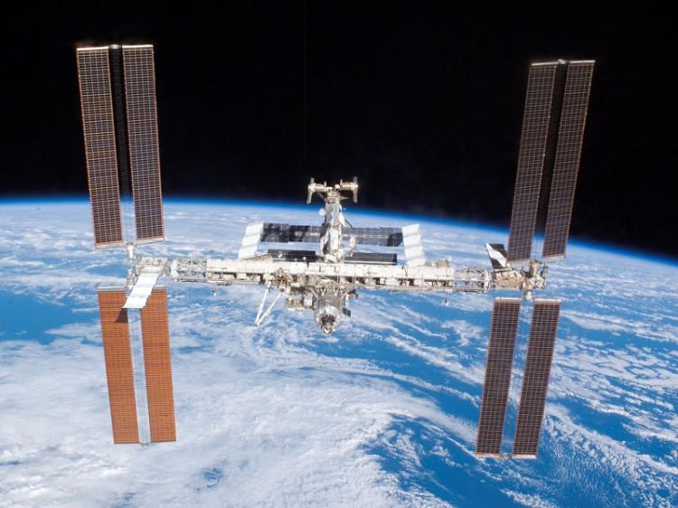 <a><img class="size-full wp-image-1774631" title="NASA's new service notifies its subscribers about the opportunities to see the International Space Station right above their homes. (STS-117 Shuttle Crew/NASA) " src="https://www.theepochtimes.com/assets/uploads/2015/09/ISS.jpg" alt="NASA's new service notifies its subscribers about the opportunities to see the International Space Station right above their homes. (STS-117 Shuttle Crew/NASA) " width="750" height="562"/></a>
