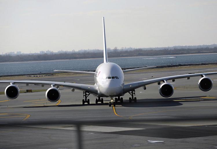 <a><img src="https://www.theepochtimes.com/assets/uploads/2015/09/JFK.jpg" alt="BAY WATCH: An Airbus A380 operated by Air France lands at John F. Kennedy Airport. A recent report to expand the airport`s capacity includes proposals to fill in parts on Jamaica Bay, local fishers and environmentalists are opposed to the idea. (Emmanuel Dunand/AFP/Getty Images)" title="BAY WATCH: An Airbus A380 operated by Air France lands at John F. Kennedy Airport. A recent report to expand the airport`s capacity includes proposals to fill in parts on Jamaica Bay, local fishers and environmentalists are opposed to the idea. (Emmanuel Dunand/AFP/Getty Images)" width="320" class="size-medium wp-image-1805609"/></a>