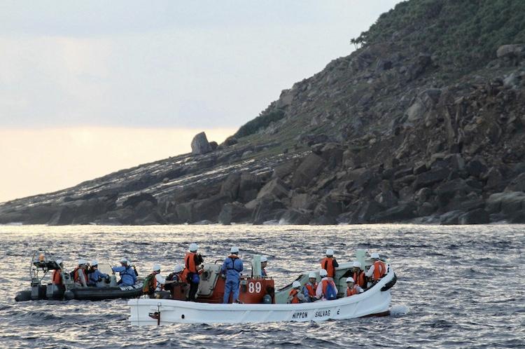 <a><img class="size-full wp-image-1782520" title="A team of Japanese surveyors conducts an offshore survey from boats near Uotsurijima island, part of the disputed island chain known in Japan as Senkaku and Diaoyu in China, on Sept. 2. (Jiji Press/AFP/GettyImages)" src="https://www.theepochtimes.com/assets/uploads/2015/09/JPSurvey151130332.jpg" alt="" width="750" height="498"/></a>