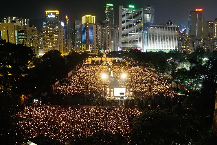 <a><img class="size-large wp-image-1786659" title="June_4_Tiananmen_Square_Vigil_Hong_Kong_DSC_0710" src="https://www.theepochtimes.com/assets/uploads/2015/09/June_4_Tiananmen_Square_Vigil_Hong_Kong_DSC_0710.jpg" alt="Over 180,000 people participated in this year's candlelight vigil" width="590" height="393"/></a>