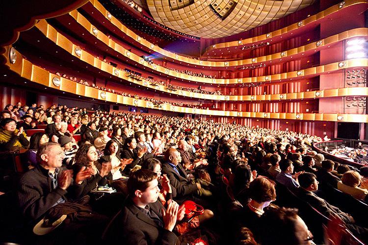 <a><img src="https://www.theepochtimes.com/assets/uploads/2015/09/Lincoln_Center_David_Koch_Theater_Jan_15_2011_DaiBing.jpg" alt="Shen Yun Performing Arts New York Company performed to a full house at Lincoln Center's David H. Koch theatre in New York City on Jan. 15. (Dai Bing/Epoch Times Staff)" title="Shen Yun Performing Arts New York Company performed to a full house at Lincoln Center's David H. Koch theatre in New York City on Jan. 15. (Dai Bing/Epoch Times Staff)" width="320" class="size-medium wp-image-1809627"/></a>