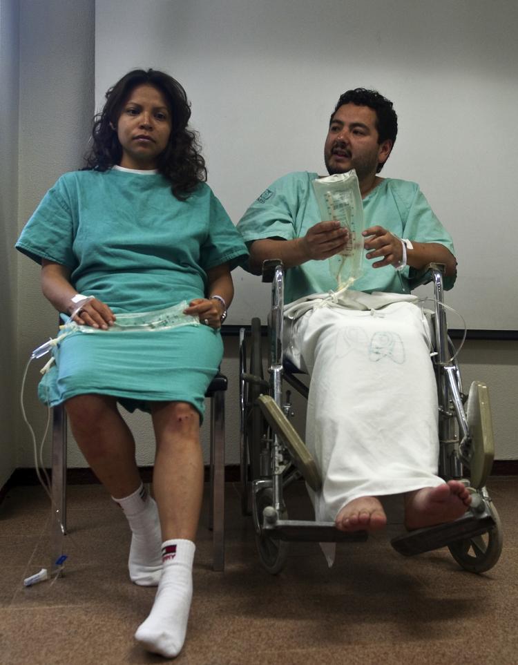 <a><img src="https://www.theepochtimes.com/assets/uploads/2015/09/MEXICO-98768984.jpg" alt="Mexican photographer David Cilia (R) and journalist Erika Ramirez (L) speak during a press conference at the hospital of Santiago Juxtlahuaca, Mexico on April 30. Cilia and Ramirez managed to escape by hiding in the mountains, when armed assailants attacked their convoy of aid groups visiting an indigenous community in southern Mexico. (Ronaldo Schemidt/AFP/Getty Images)" title="Mexican photographer David Cilia (R) and journalist Erika Ramirez (L) speak during a press conference at the hospital of Santiago Juxtlahuaca, Mexico on April 30. Cilia and Ramirez managed to escape by hiding in the mountains, when armed assailants attacked their convoy of aid groups visiting an indigenous community in southern Mexico. (Ronaldo Schemidt/AFP/Getty Images)" width="320" class="size-medium wp-image-1818516"/></a>