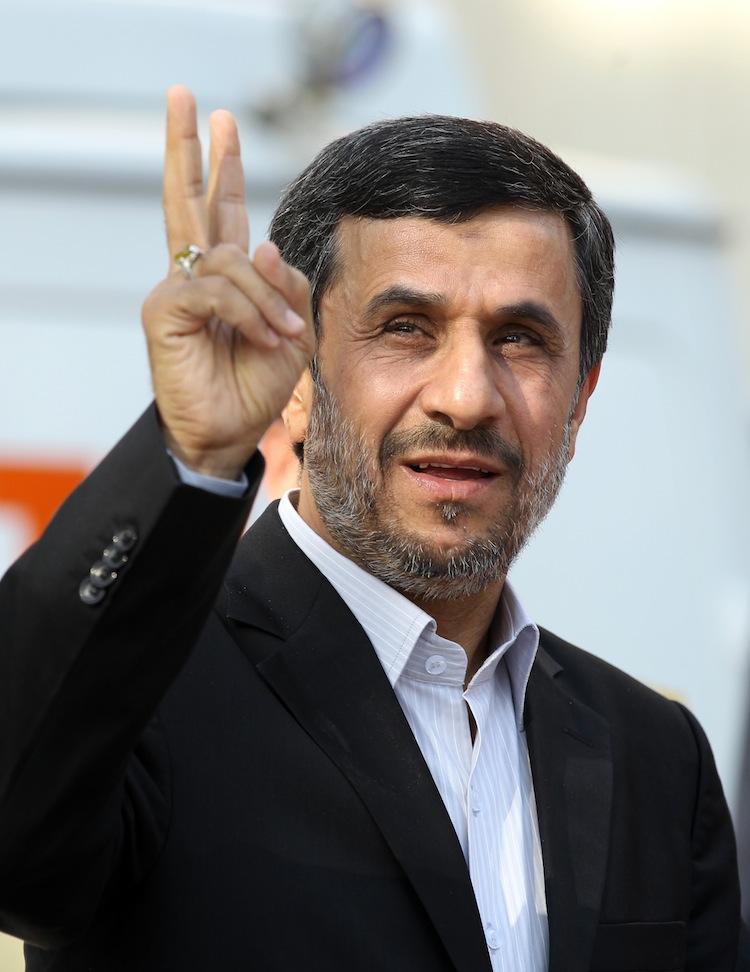 <a><img class="size-medium wp-image-1782085" title="Iranian President Mahmoud Ahmadinejad gestures during a welcome ceremony in Tehran on Sept. 1. (Atta Kenare/AFP/GettyImages)" src="https://www.theepochtimes.com/assets/uploads/2015/09/Mahmoud_151092633.jpg" alt="" width="350" height="262"/></a>