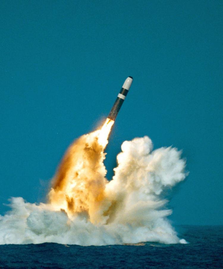 <a><img src="https://www.theepochtimes.com/assets/uploads/2015/09/Missile_51102409.jpg" alt="A U.S. Trident Ii, or D-5 missile, which when deployed carriess a W-88 nuclear warhead, is test fired in this file photo. The United States and Russia collectively have 90 percent of the world's nuclear weapons. (AFP/Getty Images)" title="A U.S. Trident Ii, or D-5 missile, which when deployed carriess a W-88 nuclear warhead, is test fired in this file photo. The United States and Russia collectively have 90 percent of the world's nuclear weapons. (AFP/Getty Images)" width="320" class="size-medium wp-image-1810570"/></a>