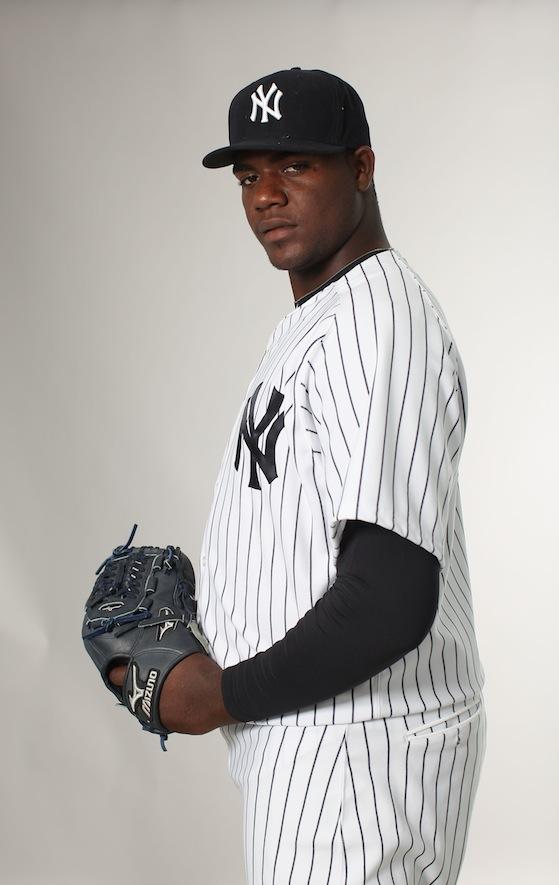 <a><img class="size-large wp-image-1788381" title="New York Yankees Photo Day" src="https://www.theepochtimes.com/assets/uploads/2015/09/Pineda140687770.jpg" alt="New York Yankees Photo Day" width="223" height="354"/></a>
