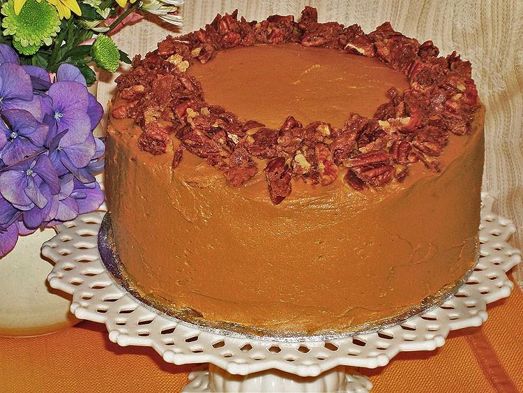 <a><img class="size-medium wp-image-1797141" title="A pumpkin spice cake covered with brown sugar frosting and sprinkled with sweet maple pecan crunch. (Sandra Shields/The Epoch Times)" src="https://www.theepochtimes.com/assets/uploads/2015/09/PumpkinspicecakeDSC04587.jpg" alt="A pumpkin spice cake covered with brown sugar frosting and sprinkled with sweet maple pecan crunch. (Sandra Shields/The Epoch Times)" width="320"/></a>