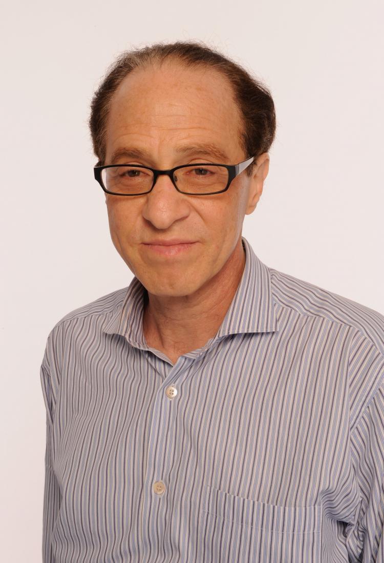 <a><img src="https://www.theepochtimes.com/assets/uploads/2015/09/RAY86237592.jpg" alt="Inventor Dr. Ray Kurzweil whose theory of implementing computer chips directly into human bodies, has actually been preformed by Dr. Mark Gasson. However, The Chip in Gasson's hand became infected with a virus. (Larry Busacca/Getty Images)" title="Inventor Dr. Ray Kurzweil whose theory of implementing computer chips directly into human bodies, has actually been preformed by Dr. Mark Gasson. However, The Chip in Gasson's hand became infected with a virus. (Larry Busacca/Getty Images)" width="320" class="size-medium wp-image-1819358"/></a>