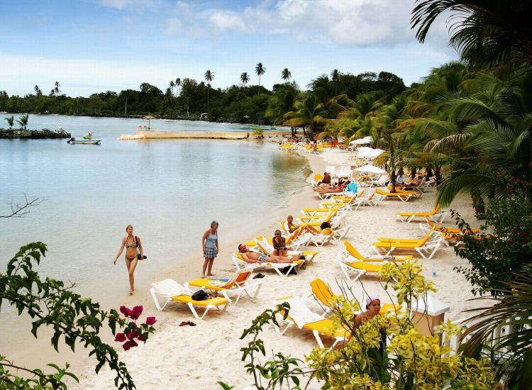 <a><img src="https://www.theepochtimes.com/assets/uploads/2015/09/Resize_of_Trave-Getty-80200953-Cropped.jpg" alt="The beach at the Cocoa Resort, a popular sun destination in Trinidad and Tobago. The Caribbean and Mexico are currently the top vacation spots for Canadian tourists. (Chris Jackson/Getty Images)" title="The beach at the Cocoa Resort, a popular sun destination in Trinidad and Tobago. The Caribbean and Mexico are currently the top vacation spots for Canadian tourists. (Chris Jackson/Getty Images)" width="320" class="size-medium wp-image-1824525"/></a>