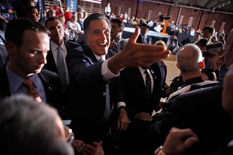 <a><img class="size-large wp-image-1788348" title="Mitt Romney Holds Primary Night Event In New Hampshire" src="https://www.theepochtimes.com/assets/uploads/2015/09/Romney1_143345970.jpg" alt="" width="590" height="393"/></a>