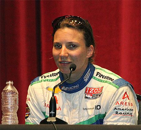 <a><img class=" wp-image-1768506 " src="https://www.theepochtimes.com/assets/uploads/2015/09/Simona8393Web450.jpg" alt="Simona di Silvestro hadn't made it out of the first round of qualifying in a year. (James Fish/The Epoch Ties)" width="315" height="291"/></a>