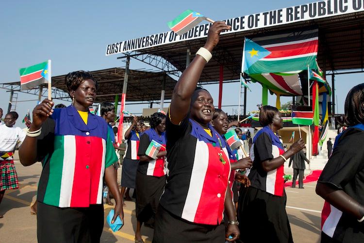 <a><img class="size-full wp-image-1785166" title=" South Sudanese women parade during a ceremony for South Sudan's first Independence day on July 9, in Juba, South Sudan. (Paula Bronstein/Getty Images)" src="https://www.theepochtimes.com/assets/uploads/2015/09/South-Sudan148068452.jpg" alt="" width="750" height="500"/></a>