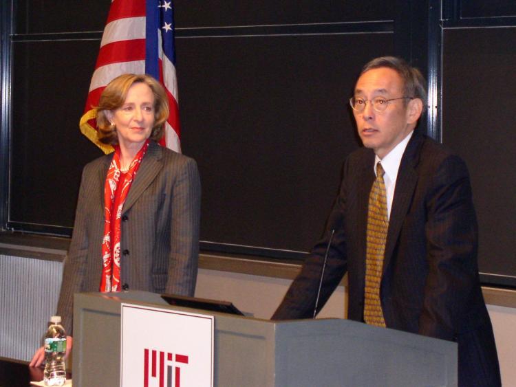 <a><img src="https://www.theepochtimes.com/assets/uploads/2015/09/StevenChu.jpg" alt="U.S. Energy Secretary Steven Chu and MIT President Susan Hockfield at MIT, where Secretary Chu was the speaker for the Compton Lecture on May 12, in Cambridge, Mass.  (Chuan Qin/The Epoch Times)" title="U.S. Energy Secretary Steven Chu and MIT President Susan Hockfield at MIT, where Secretary Chu was the speaker for the Compton Lecture on May 12, in Cambridge, Mass.  (Chuan Qin/The Epoch Times)" width="320" class="size-medium wp-image-1828301"/></a>