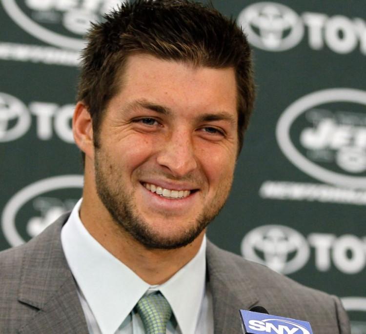 <a><img class="size-large wp-image-1789838" title="New York Jets Introduce Tim Tebow" src="https://www.theepochtimes.com/assets/uploads/2015/09/Tebow141922600.jpg" alt="" width="590" height="539"/></a>