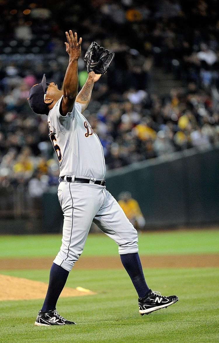 <a><img src="https://www.theepochtimes.com/assets/uploads/2015/09/Tigers125383848WEB.jpg" alt="Jose Valverde of the Detroit Tigers celebrates after a win against the Oakland Athletics on Sept 16 at the O.co Coliseum in Oakland, California. The win gave the Tigers their first Divisional title since 1987, and put the first piece in the MLB playoff puzzle. (Thearon Henderson/Getty Images)" title="Jose Valverde of the Detroit Tigers celebrates after a win against the Oakland Athletics on Sept 16 at the O.co Coliseum in Oakland, California. The win gave the Tigers their first Divisional title since 1987, and put the first piece in the MLB playoff puzzle. (Thearon Henderson/Getty Images)" width="320" class="size-medium wp-image-1797557"/></a>